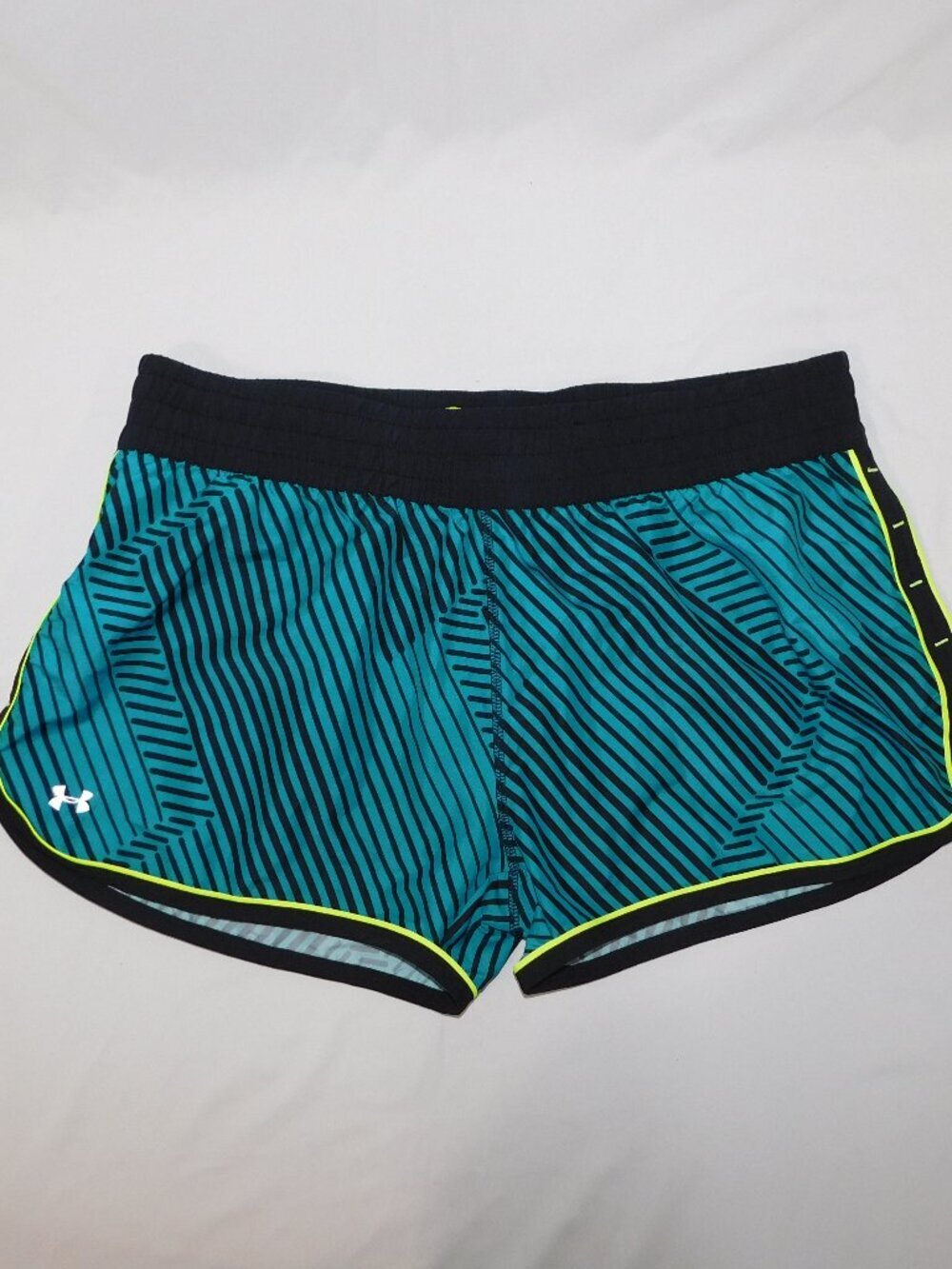 Under Armour Heatgear Semi Fitted Blue Black Great Escape 3 Running Shorts XL